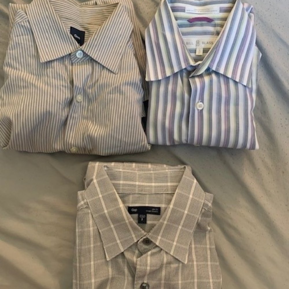 Lot Of 3 Small Men's Dress Shirts Button Down Long Sleeve Gap Bill Blass Small